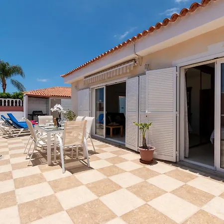 Nadia Lovely 3 Bedroom Private Heated Pool *